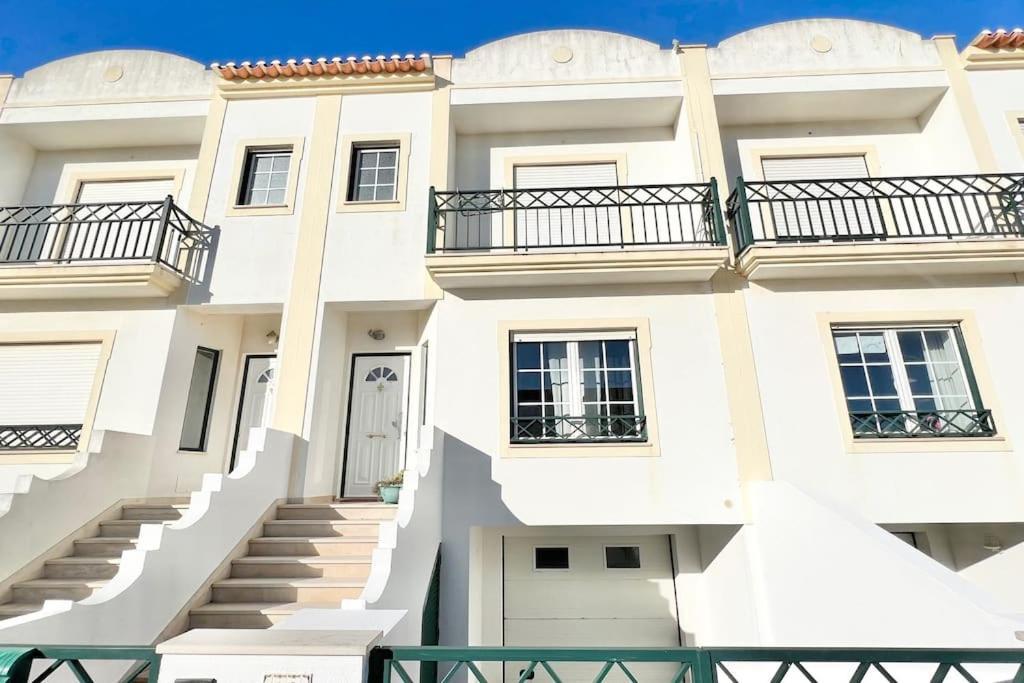 New! - The Surfer Pilot - Baleal 8Pax Villa Ferrel  Exterior photo